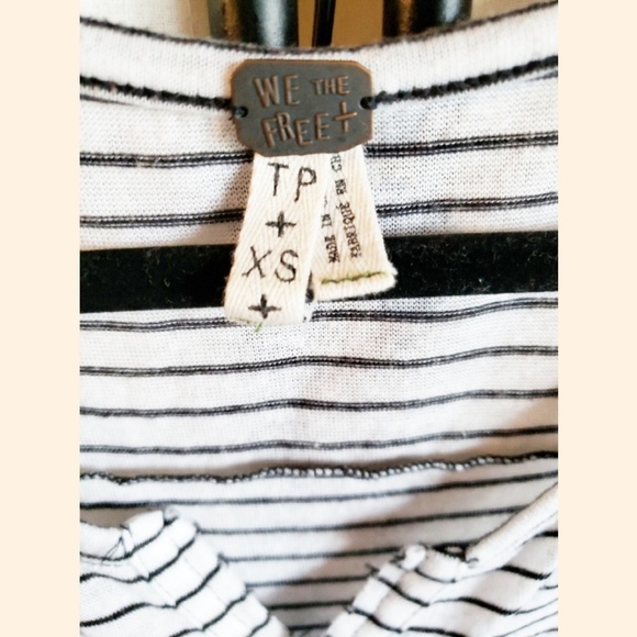 1 We The Free Free People oversized v-neck tee XS - Picture 2 of 3